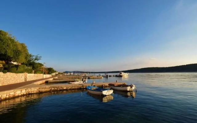 Holiday Apartment Petra & Lucija