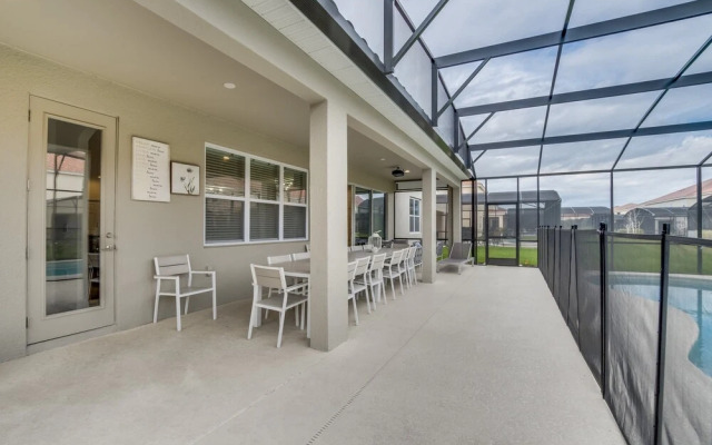 Broadoak Drive villa Solterra 4