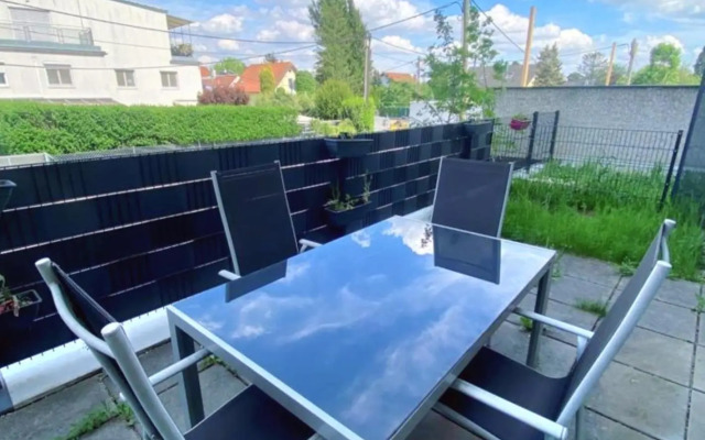 Near Lake Spacious & Furnished Beautiful Apartment