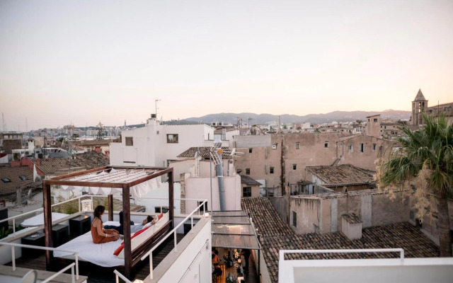 Puro Oasis Urban Hotel
