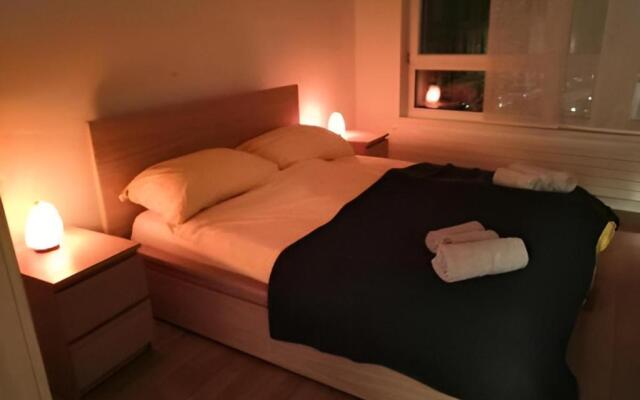 Izzy - 5 min walk from the main square