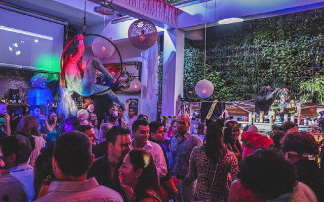 Tantalo Hotel / Kitchen / Roofbar