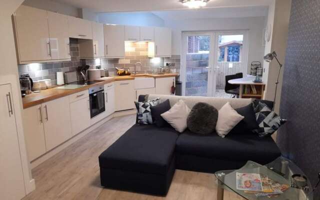 Outstanding, Modern 1 Bed House In Chippenham