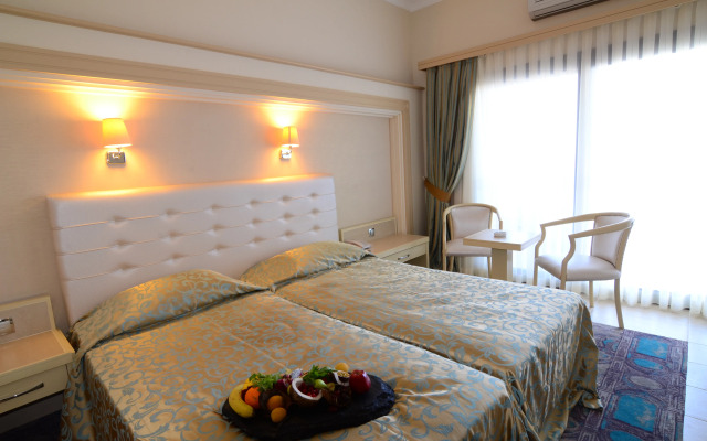 Azka Hotel