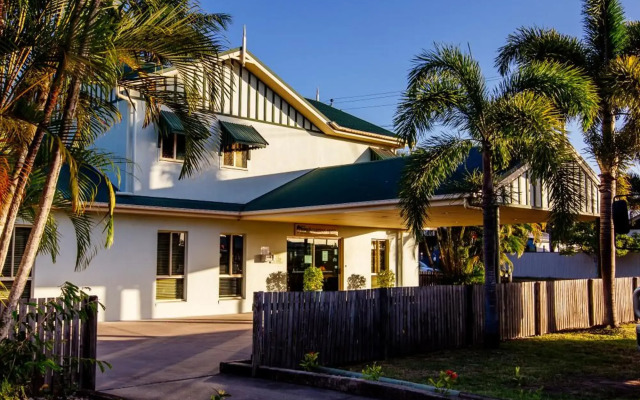 Shamrock Gardens Motel
