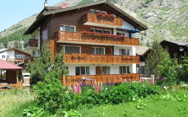 Haus Adora