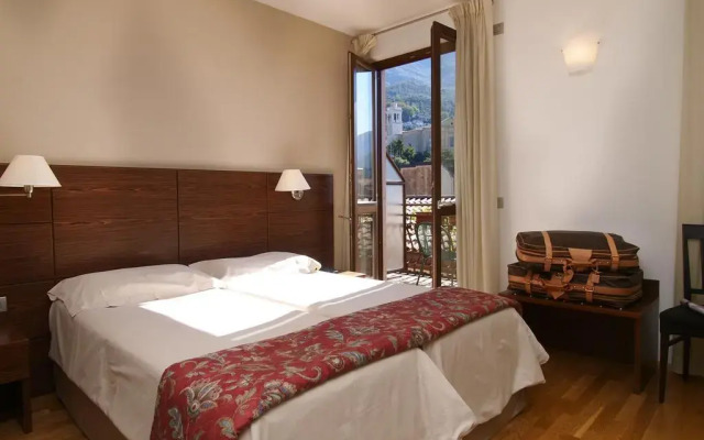 Hotel Lago Di Garda