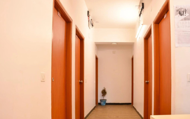 Super OYO Collection O 76597 Sayhallo Kanchan