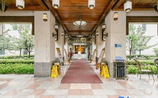 Poly Hot Spring Spa Hotel