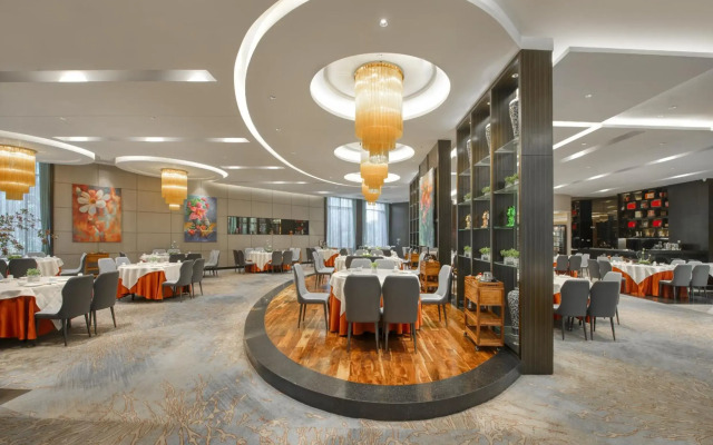 Royal Garden Hotel