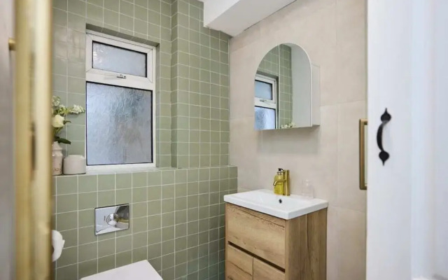 The Maida Hill Hideout - 2bdr Flat With Courtyard