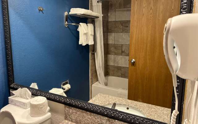 Quality Inn & Suites Louisville East