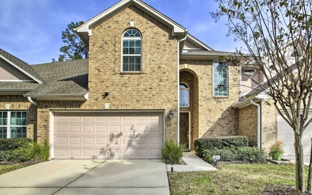 Modern Houston Townhome Near The Woodlands