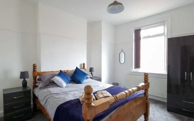Stylish King Bed Suite - Family/ Contractor