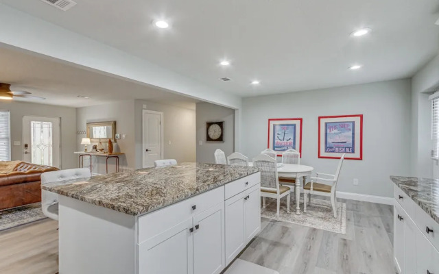 Updated Pensacola Home ~ 7 Mi to Beach!