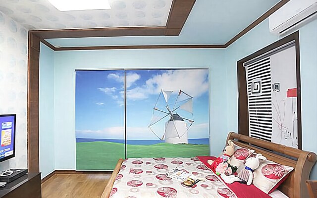 Namhae Sea and Blue Pension (four seasons hot water pool)