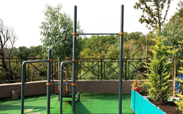 Apartments on the street of White Acacias 11