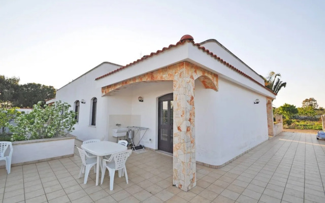 Villa Magnolia 1 Sleeps 8 Close to the sea