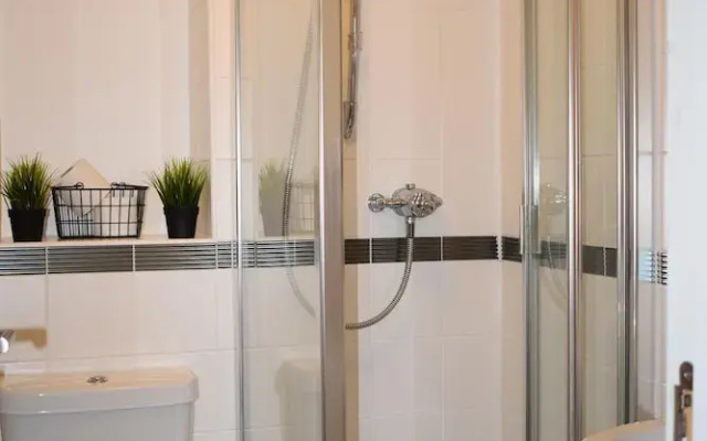 Luxury Apartment Sheffield City Parking Available
