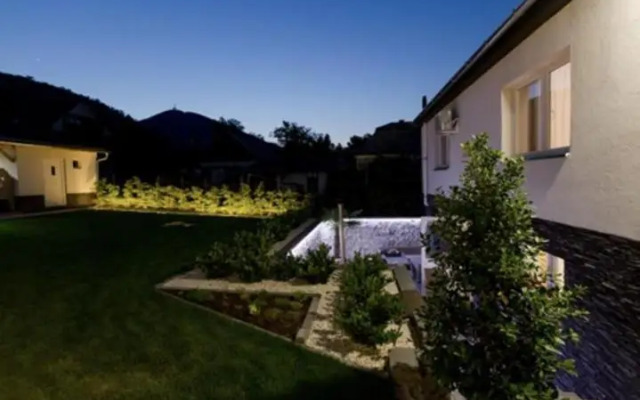 Juhar Wellness Vendeghaz
