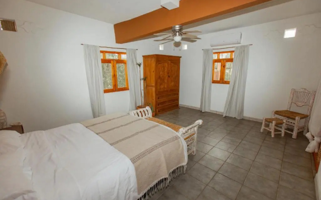 Cien Palmas- Authentic Mexican Casita 1 -Downtown
