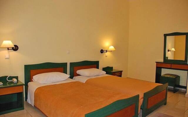 Paramonas Hotel