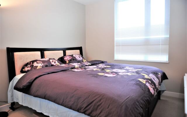 Brand New 1bdr 1den Condo in Vancouver