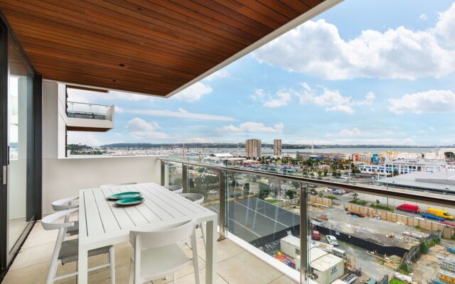 Stunning Luxury Condo at the Waterfront