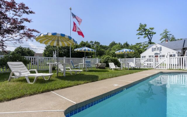 The Beaches Motel and Cottages