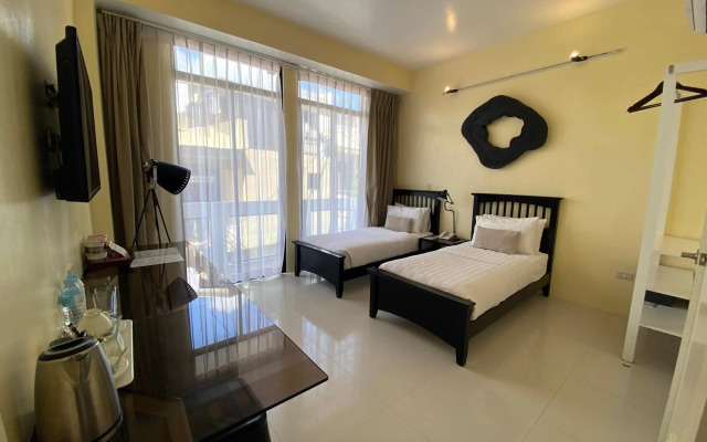 Luxx Boutique Boracay