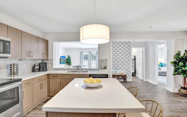 7 Br Home with Pool Gameroom & Soccer