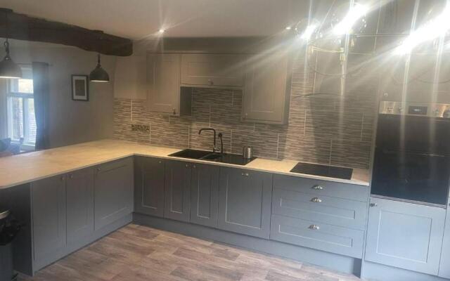 Cosy Apartment Above Village Pub