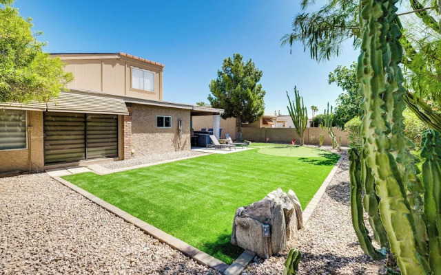 Sun Lakes Home: Fire Pit, Patio, Grill!