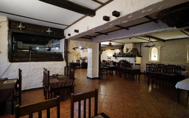 Elbrus HiLoft Hostel