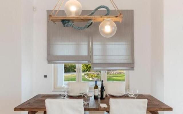 Holiday Home 5 Bedrooms 5 Bathrooms - Afantou