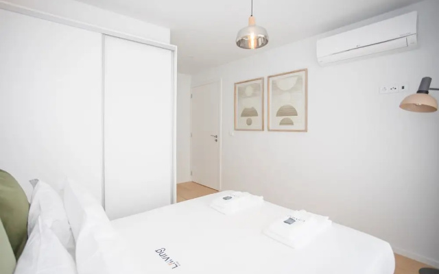 Liiiving - Modern & Glam Apartment J