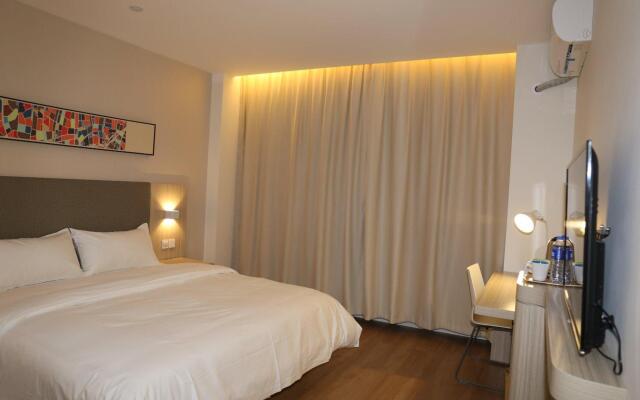 Hanting Hotel (Manzhouli Beihu Park)