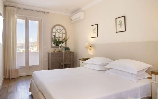 Despotiko Hotel