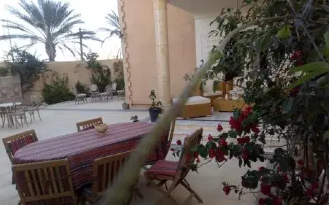 Sarra Hotel