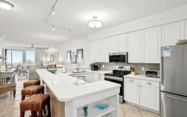 Fun In The Sun! Crescent at Miramar - Gulf Front+beach Chairs