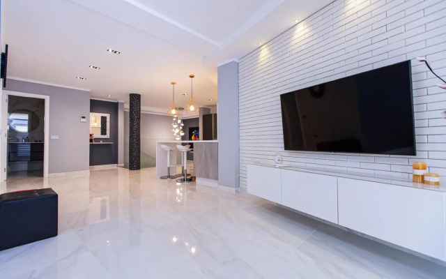 Luxury 2 bedroom apartment in Los Cristianos