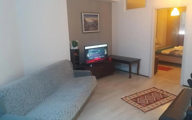 Kokki's Lovely 1bedroom condo with free parking and WiFi