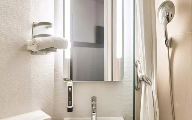 B&B Hôtel Evry Lisses 1