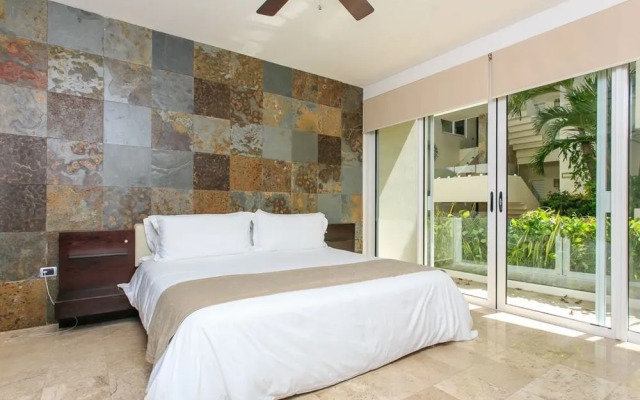 Mamitas 1103 2 Bedrooms and Terrace by RedAwning