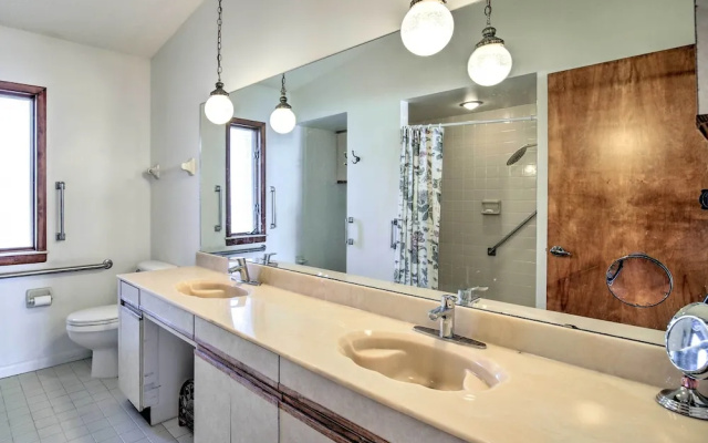 Bayfront Palmetto Retreat With Pool, Spa & Dock!