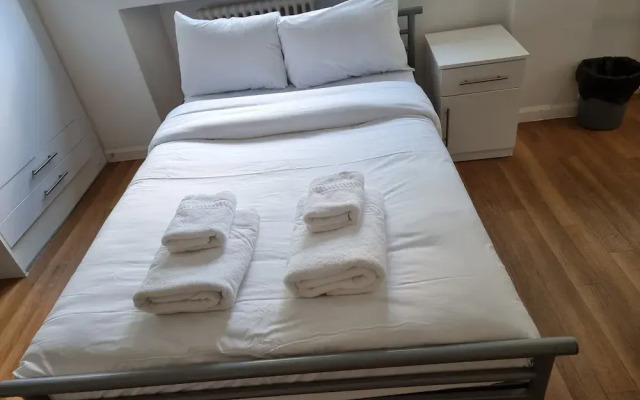 Lovely Studios North Kensington