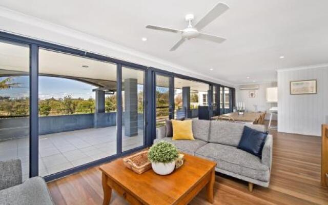 143 Matthew Flinders Drive, Port Macquarie