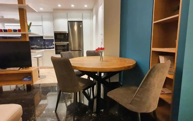 The Six Museums central Athens Stadium 4pers apart