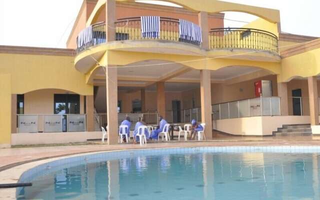 Nican Resort