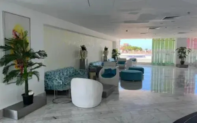Golden Palace Marina Hotel